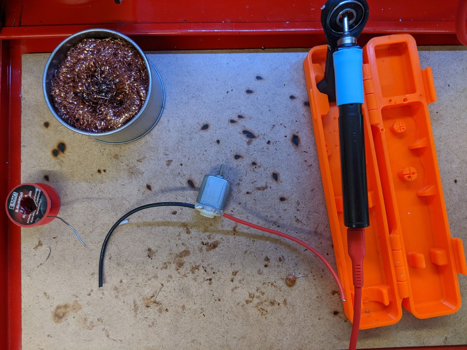 Kabel an Motor Löten