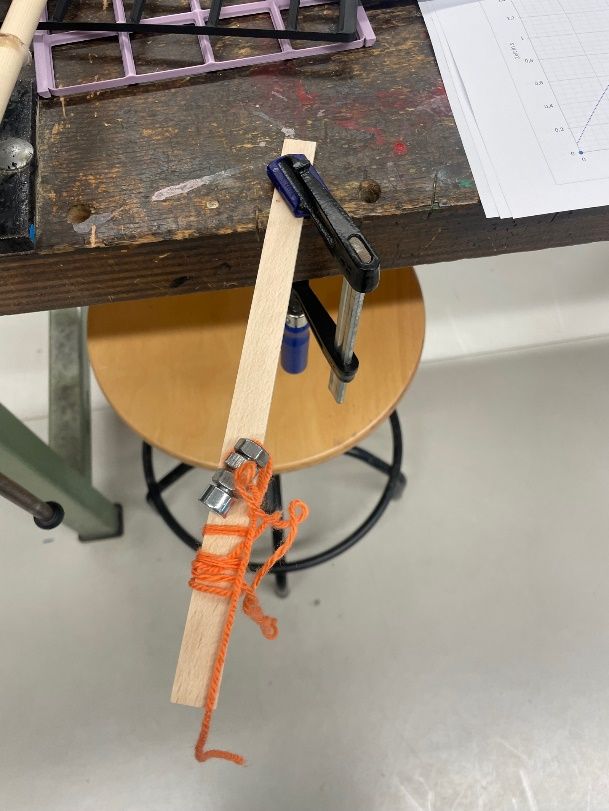 Pendel an Tischkannte