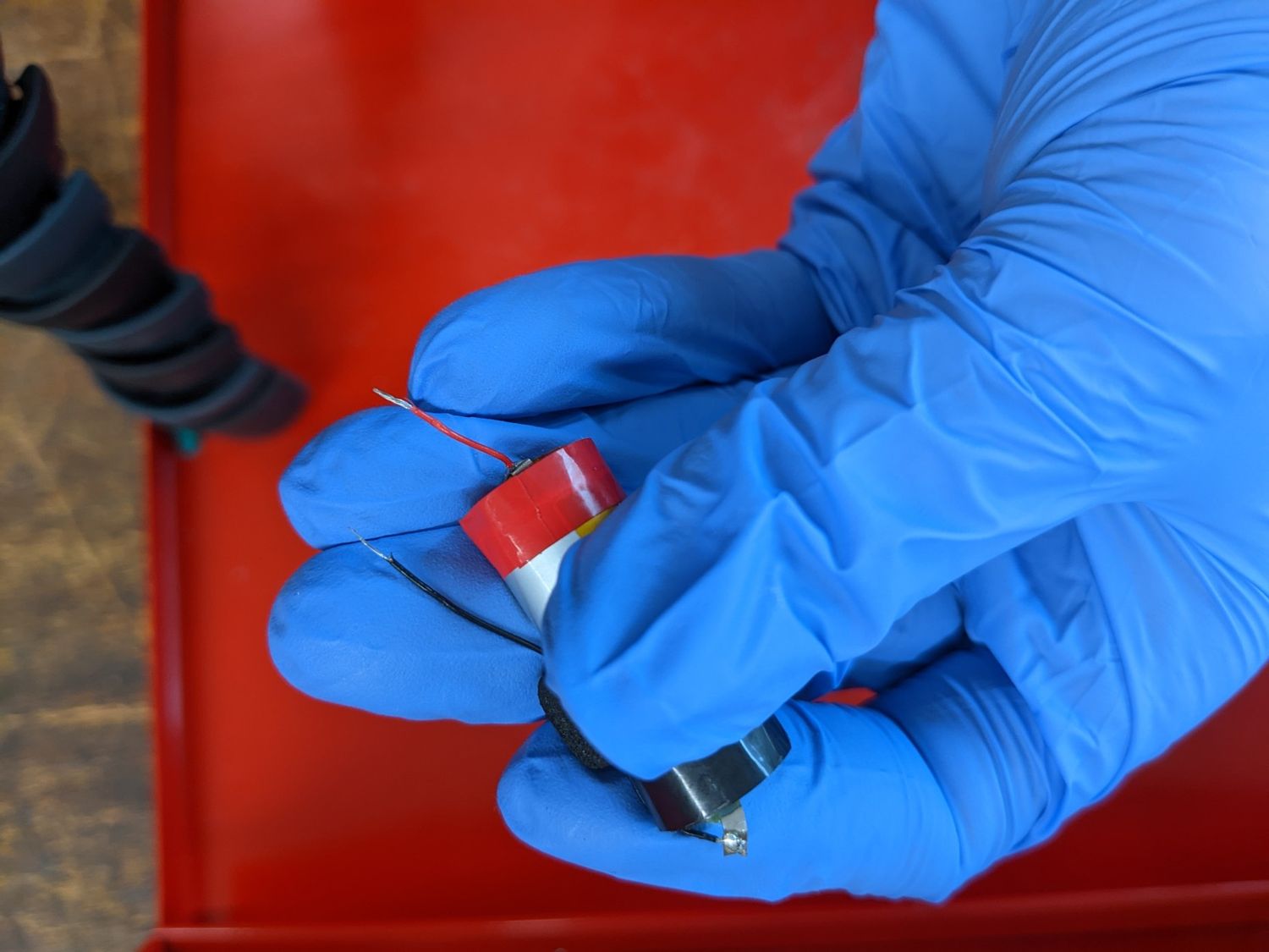 Kabel an den Akku Löten